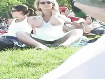 វីដេអូរបស់ Breasty Banks (Cytherea, Nicole)