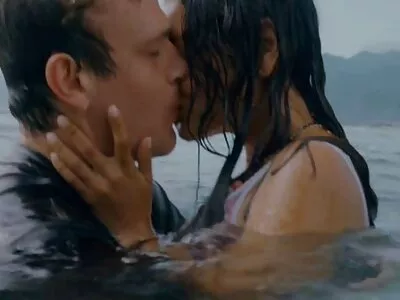 Giselle Leon & Mick Blue នៅក្នុងការិយាល័យដ៏អាក្រក់