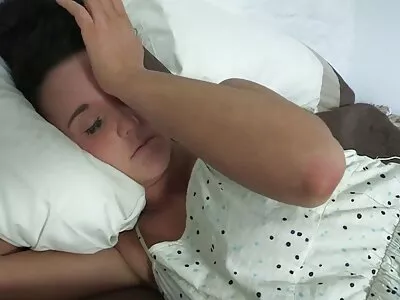 ផ្លុំចិញ្ចើមផ្លូវ! វីដេអូ (Sabrina Taylor)