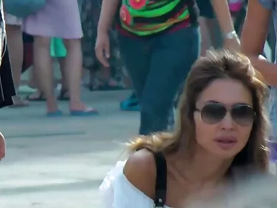 វីដេអូ 34K Tits (Selena Star)